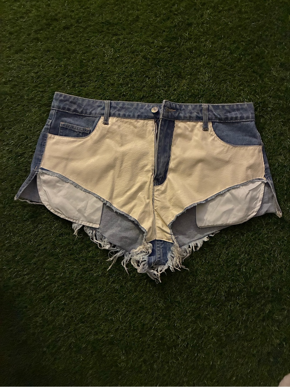 Women’s Two-Tone Denim Cutoff Shorts - Cream & Blue